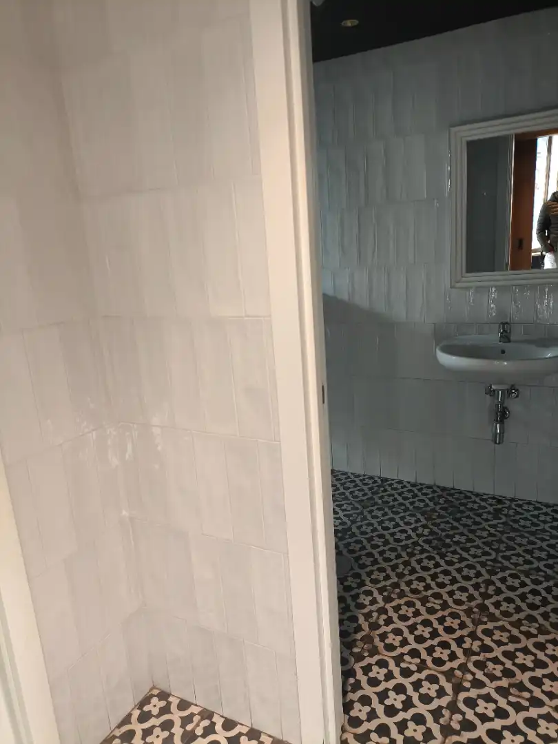 Badezimmer von Geschaftsraum zum Verkauf in Ames