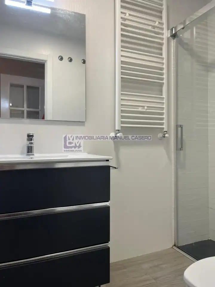 Bathroom of Apartments for rent in Cáceres  with Air Conditioner, Heating and Terrace