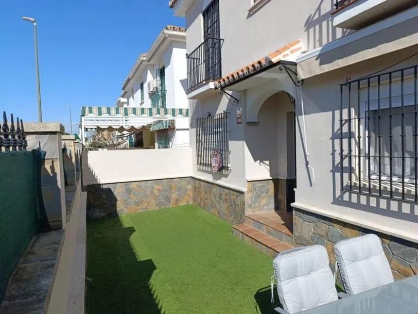 Exterior view of Single-family semi-detached for sale in Málaga Capital  with Air Conditioner, Heating and Private garden