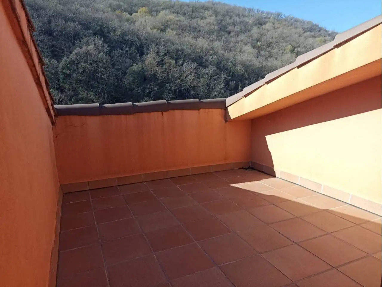 Terraza de Dúplex en venta en Castellfollit de la Roca con Calefacción, Terraza y Amueblado