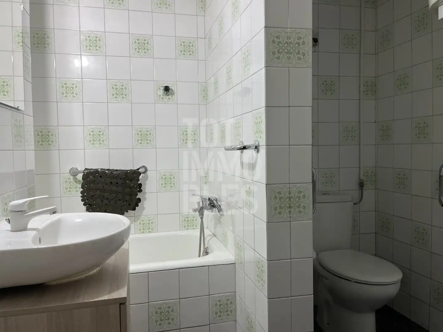 Baño de Piso en venta en Girona con Balcón