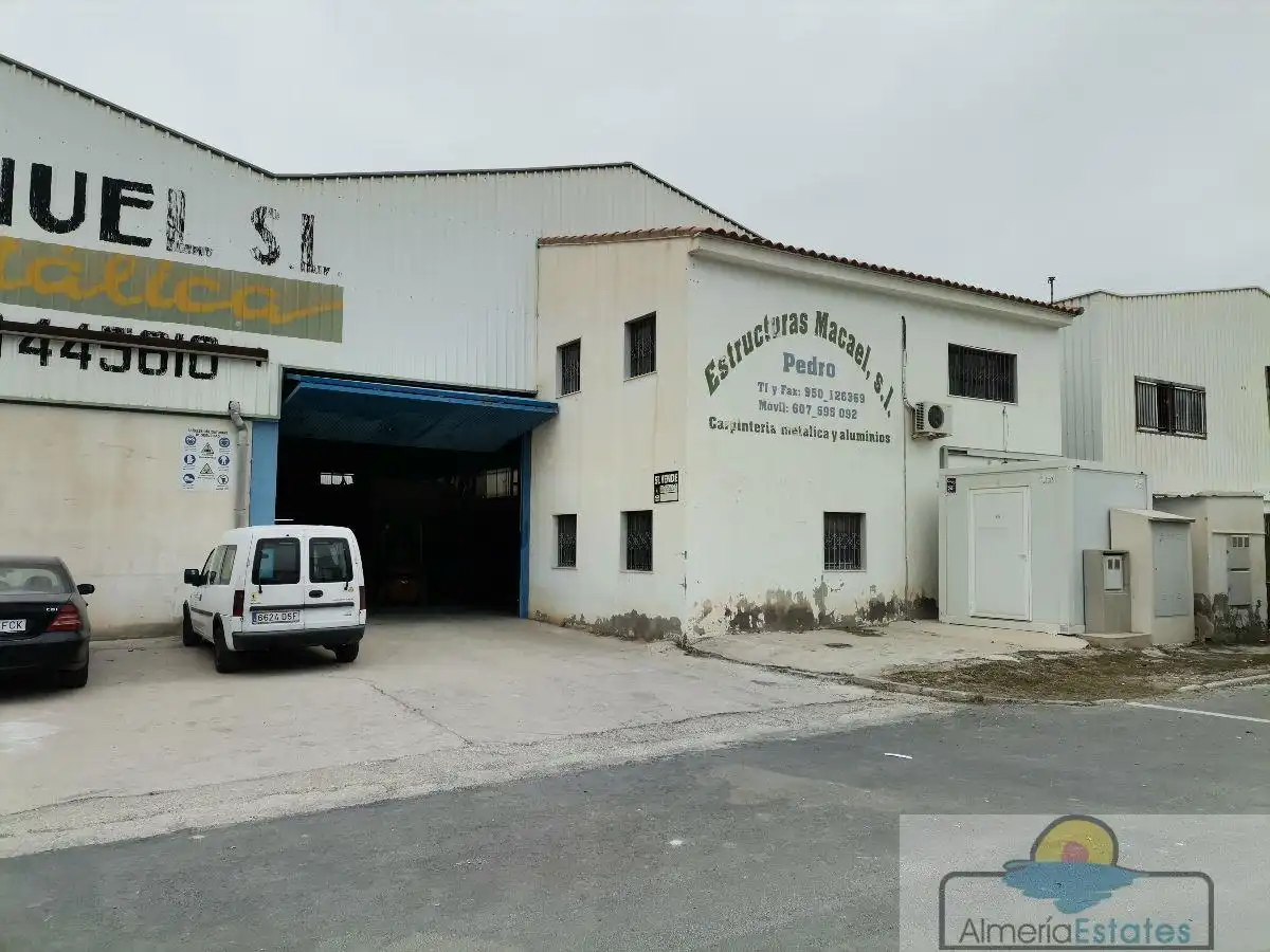 Nau industrial en venda a Macael