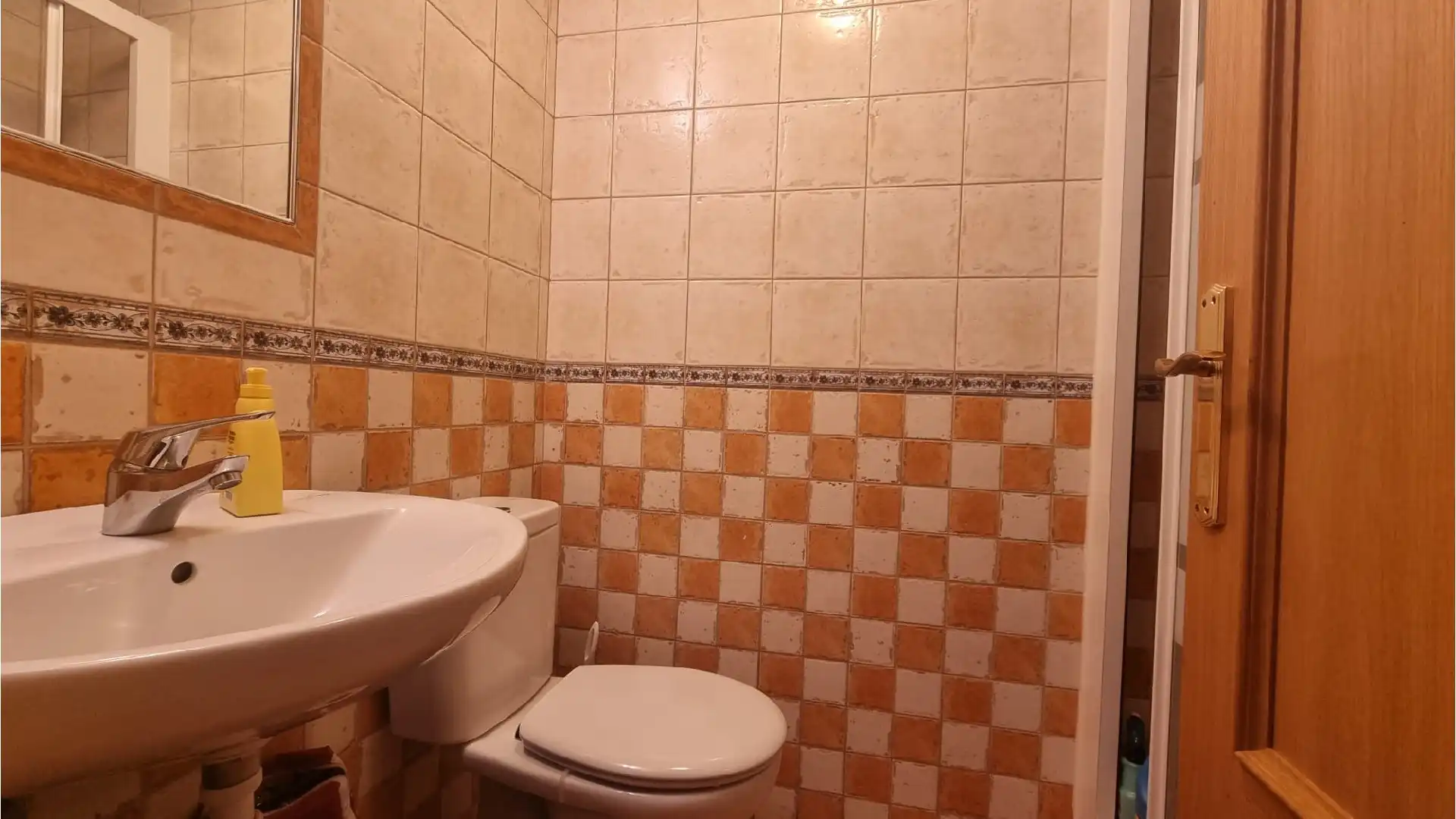 Bathroom of Houses for sale in Villamuriel de Cerrato  with Heating, Private garden and Terrace