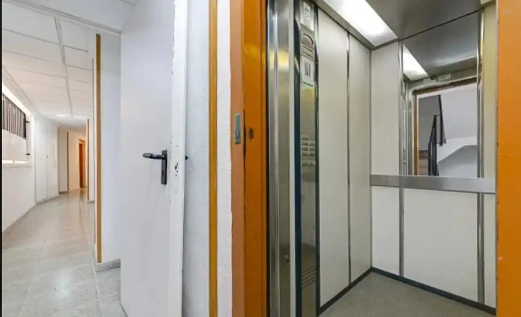 Apartament amb terrassa en venda a Calle MAR BALTICO, imagen 3