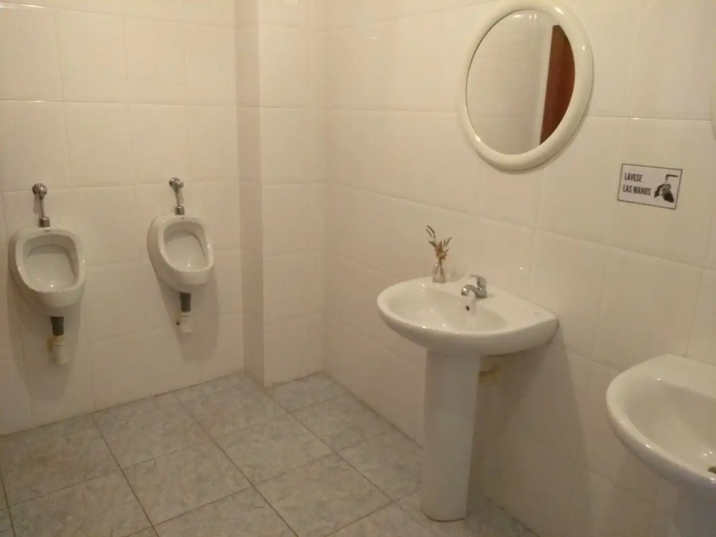 Baño de Local en venta en Castellón de la Plana / Castelló de la Plana con Aire acondicionado, Terraza y Amueblado