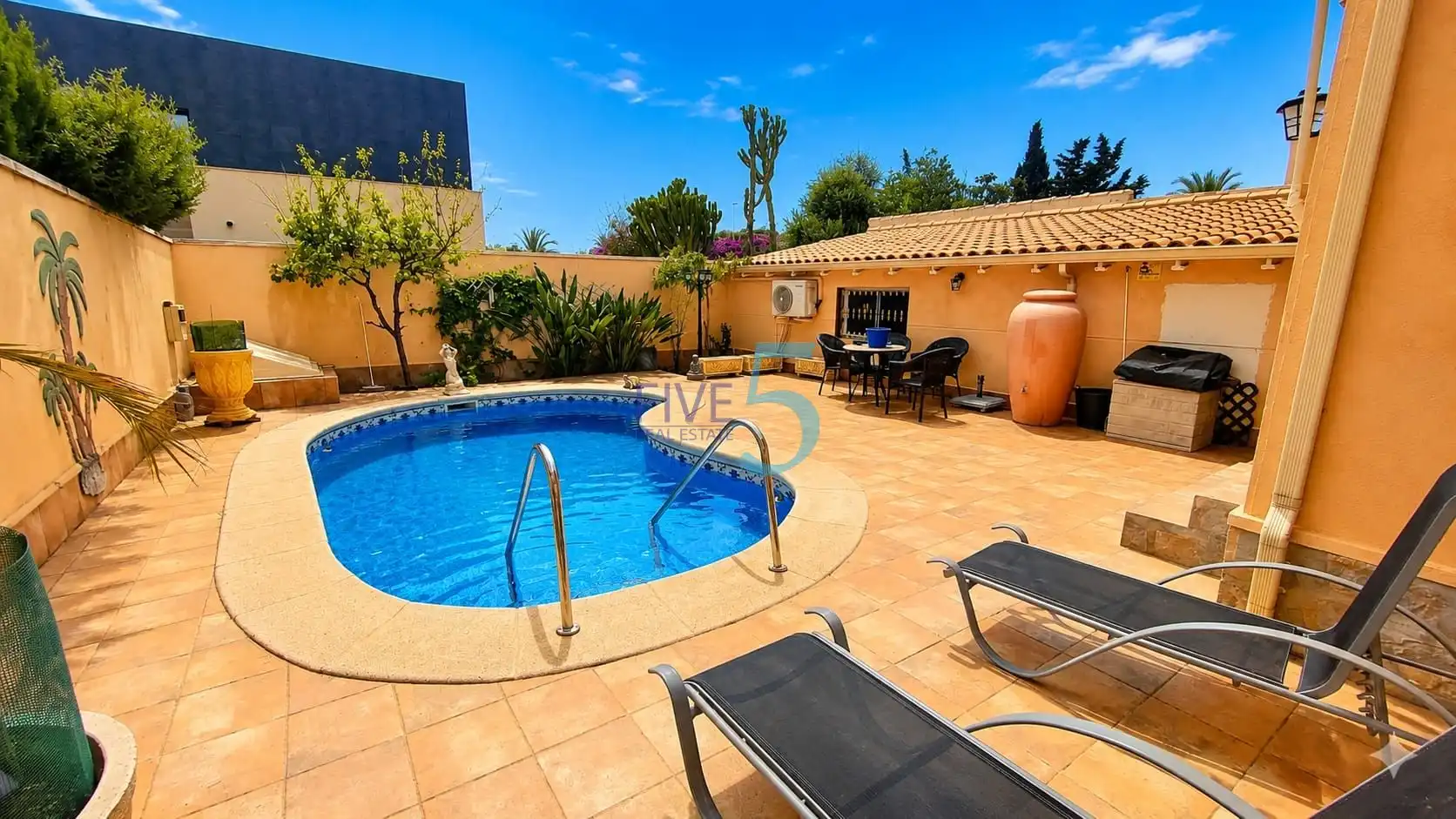 House with pool for sale in Zona Carrefour - Urbanizaciones, imagen 2