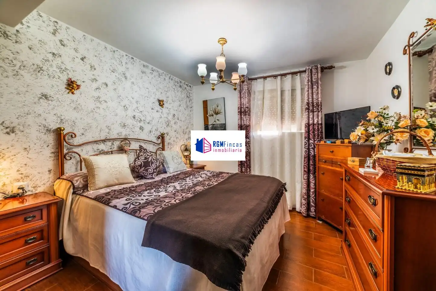 Bedroom of Flat for sale in Sevilla  with Air Conditioner, Heating and Terrace