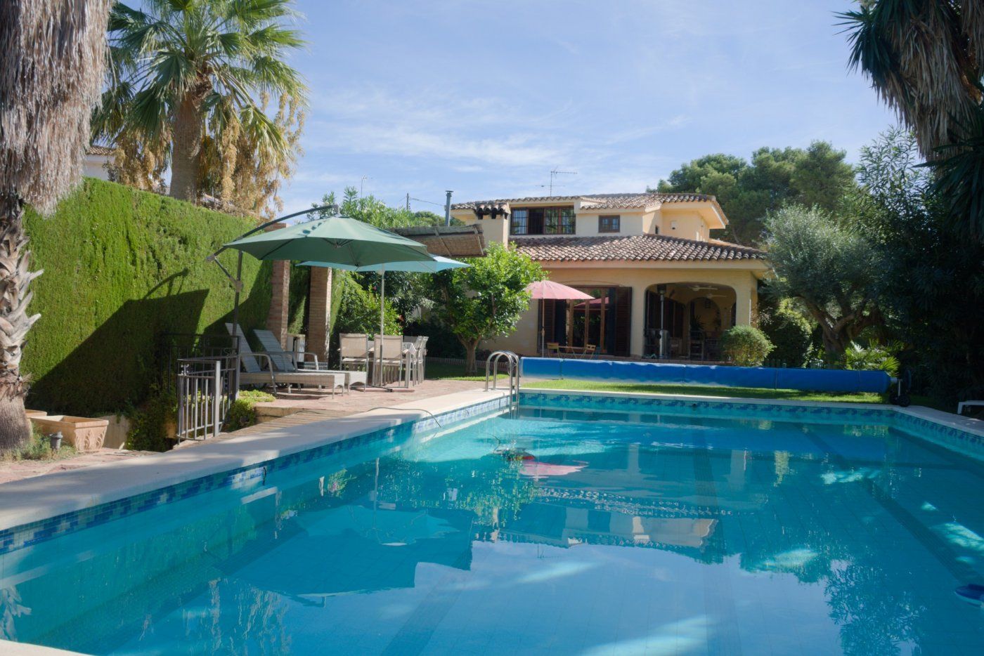 Piscina de Casa o xalet en venda en Paterna amb Aire condicionat, Calefacció i Jardí privat