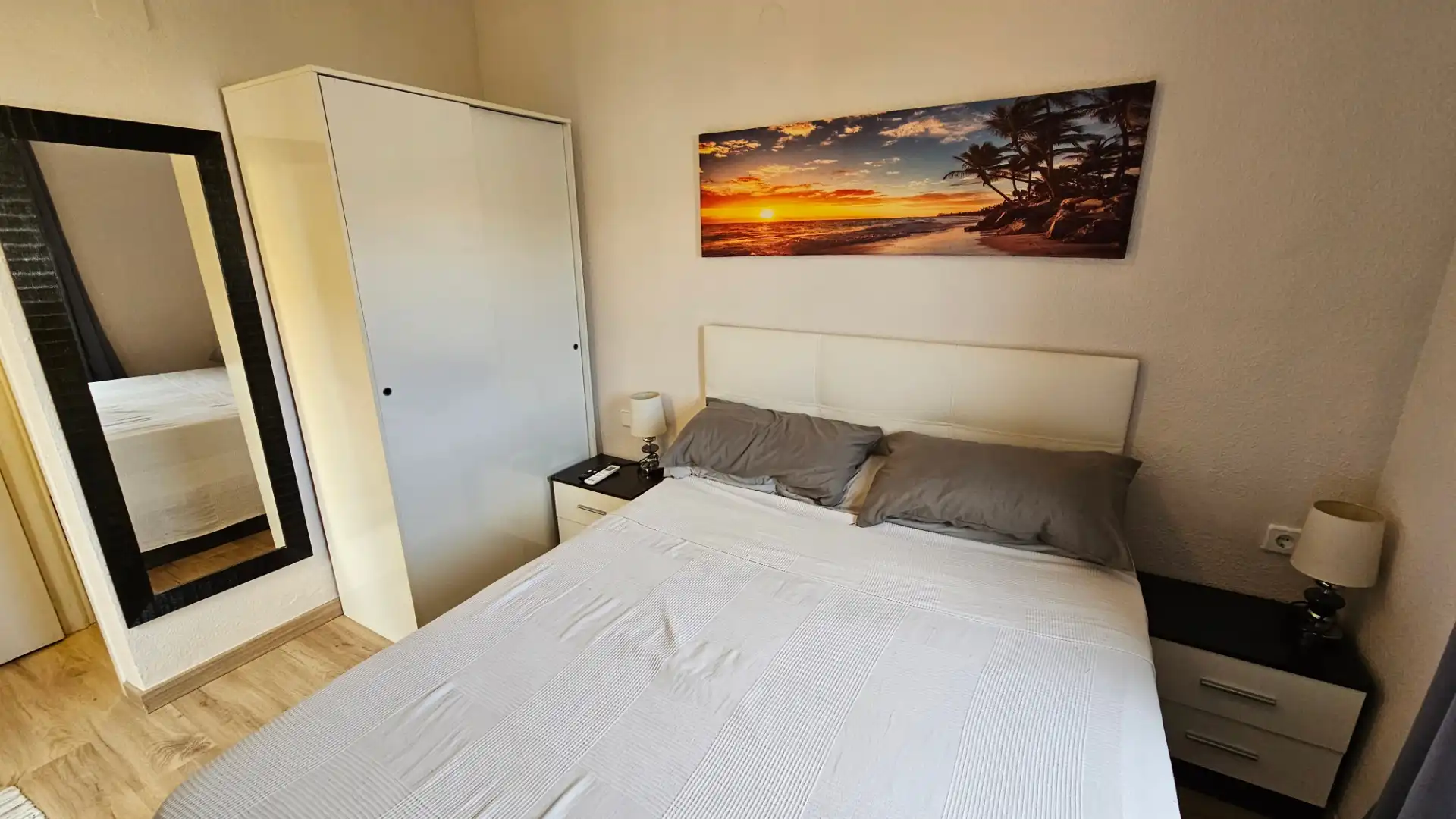 Habitación de Casa adosada en venta en El Campello con Aire acondicionado, Calefacción y Jardín privado