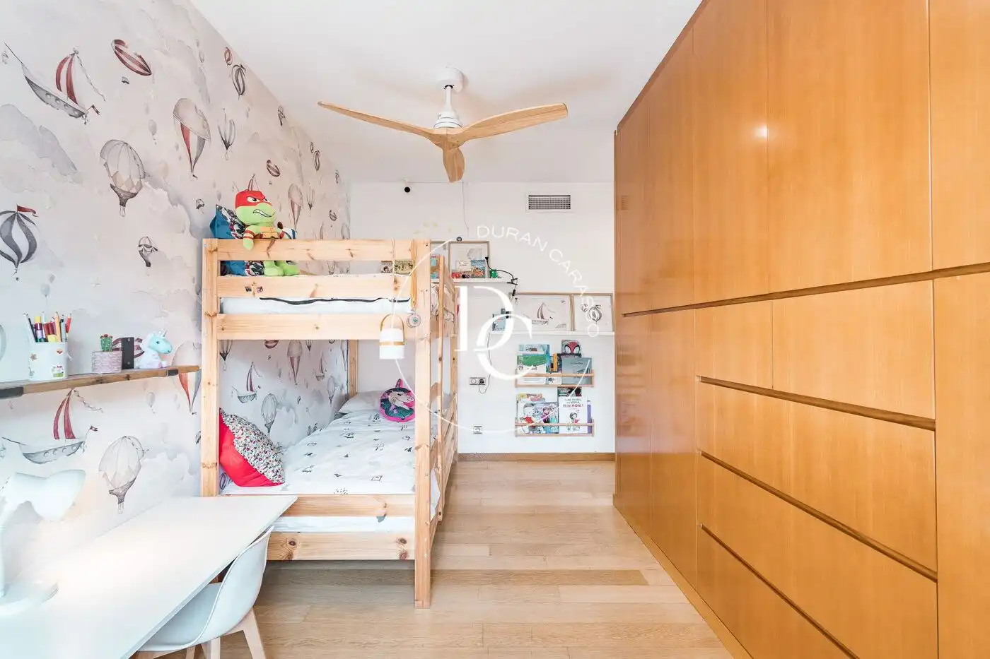 Habitación de Ático en venta en Vilanova i la Geltrú con Aire acondicionado, Calefacción y Trastero