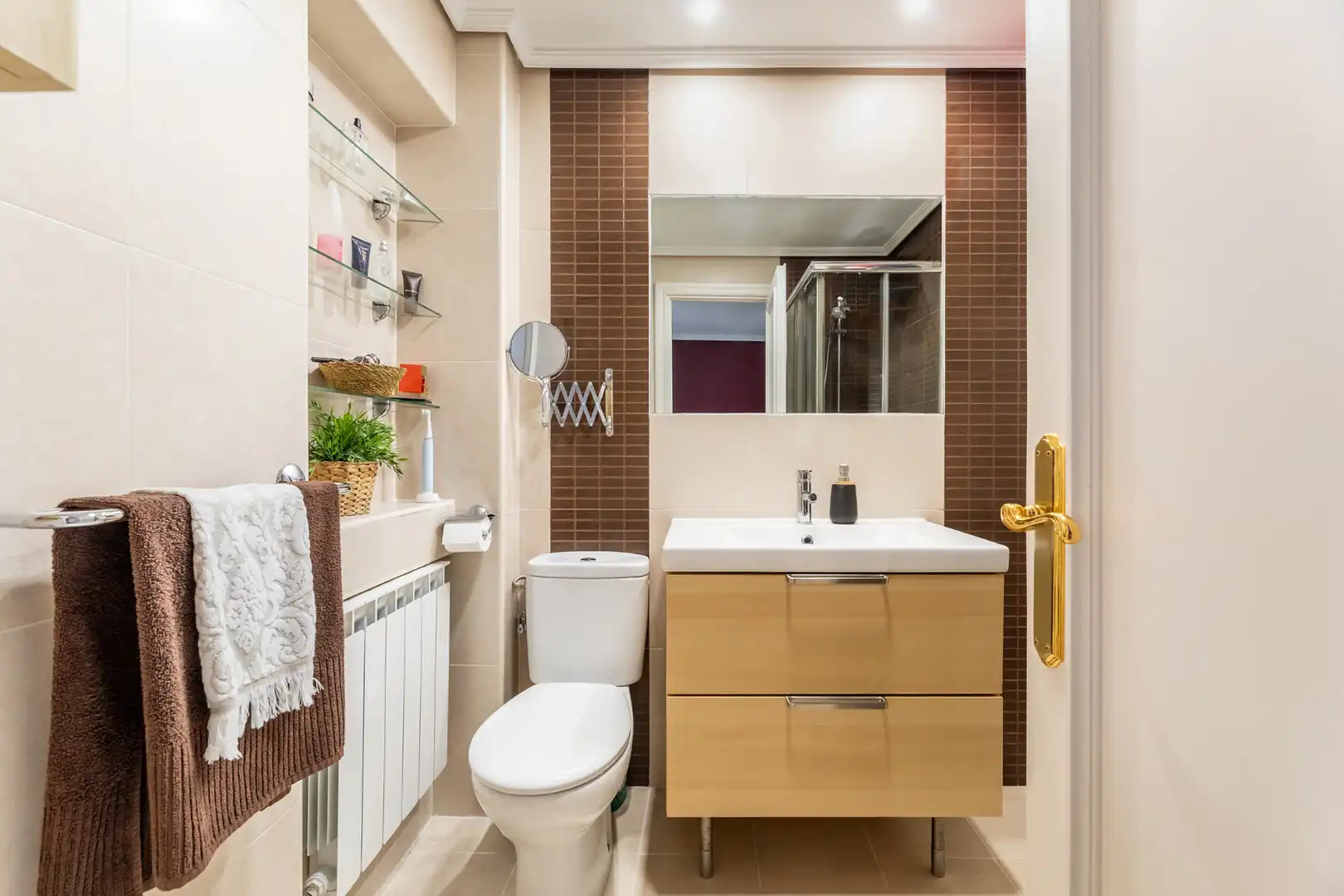 Badezimmer von Haus oder Chalet zum Verkauf in Pozuelo de Alarcón mit Klimaanlage, Heizung und Privatgarten