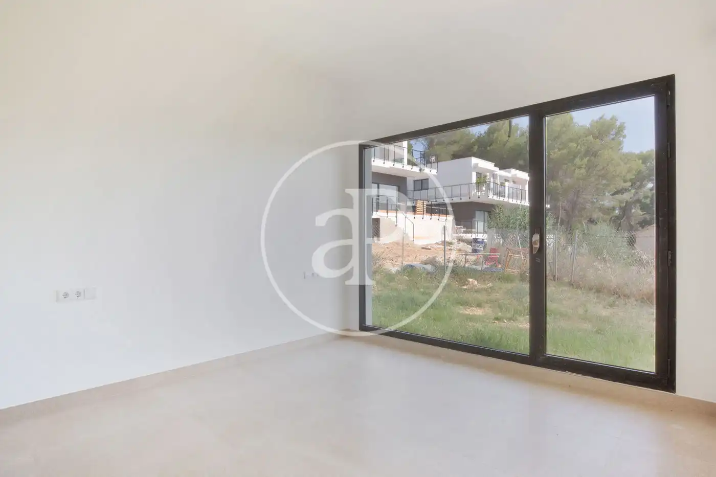 Sala de estar de Casa adosada en venta en Chiva con Aire acondicionado, Calefacción y Jardín privado
