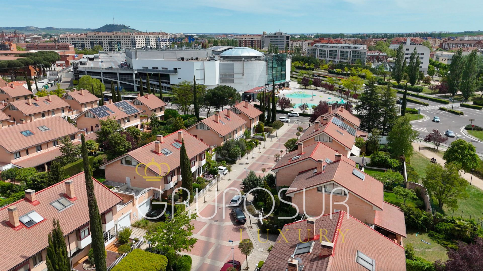Exterior view of Single-family semi-detached for sale in Valladolid Capital  with Heating, Private garden and Parquet flooring