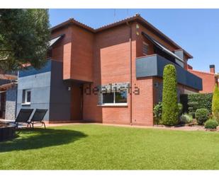 Exterior view of Single-family semi-detached for sale in Polinyà  with Air Conditioner, Heating and Private garden