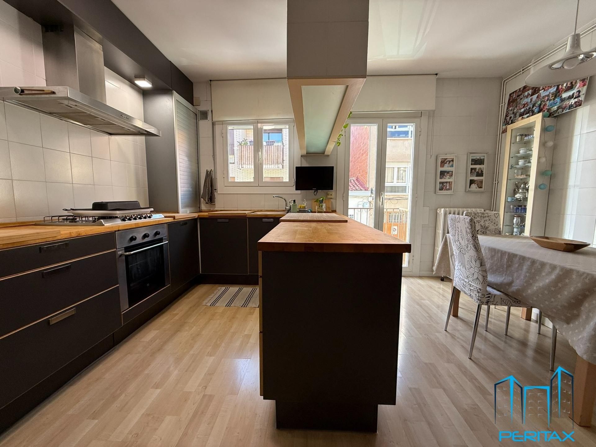 Kitchen of House or chalet for sale in Sabadell  with Air Conditioner, Heating and Private garden