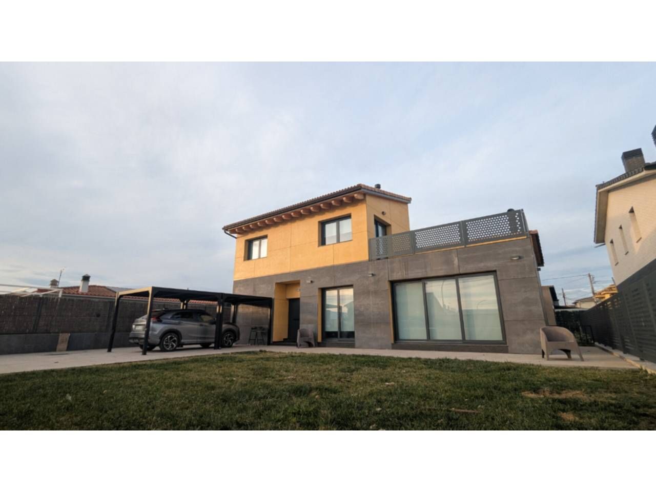 Vista exterior de Casa o xalet en venda en Fontcoberta amb Aire condicionat, Calefacció i Jardí privat