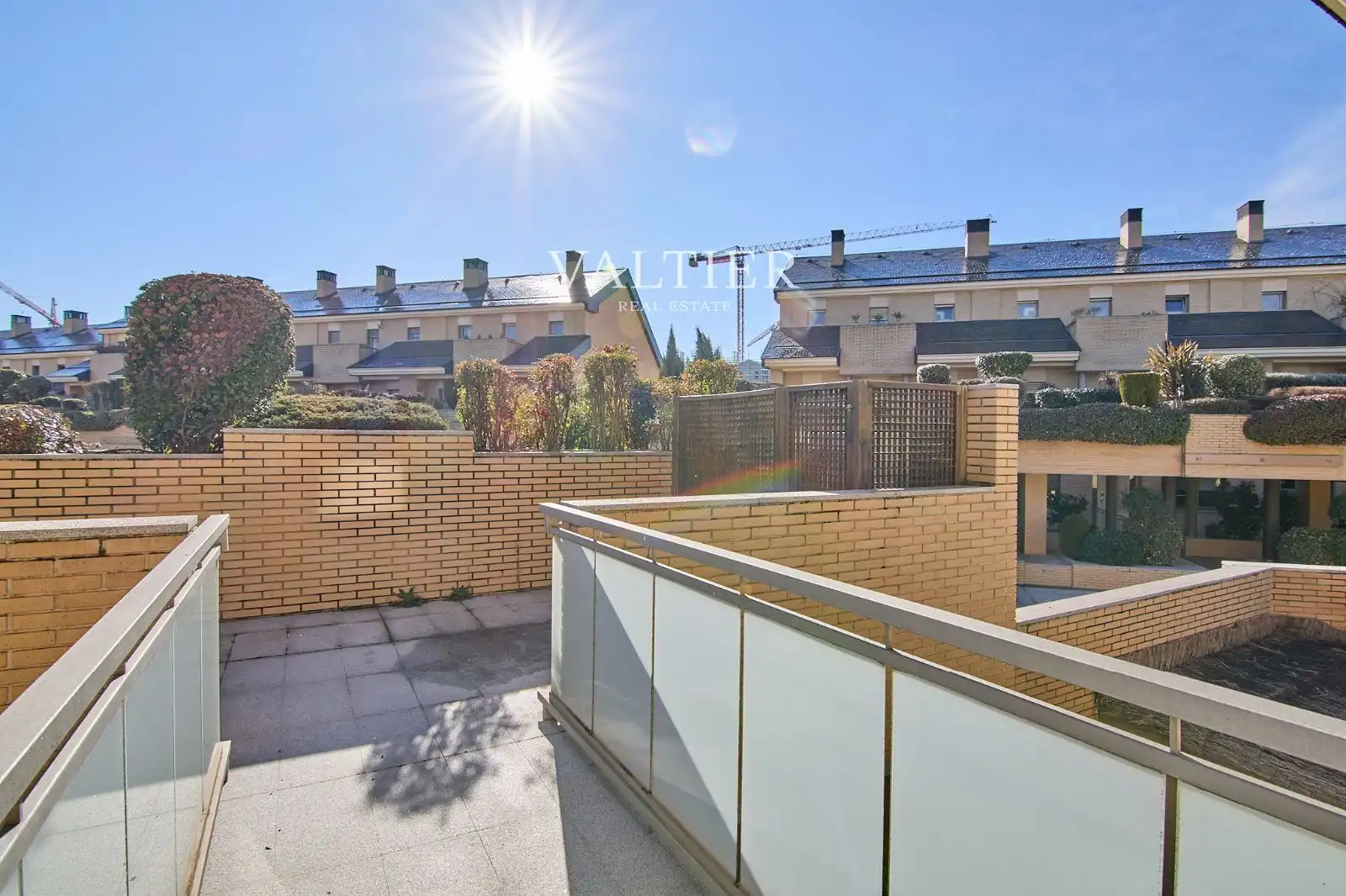 Terrassa de Casa adosada en venda en Pozuelo de Alarcón amb Aire condicionat, Traster i Piscina