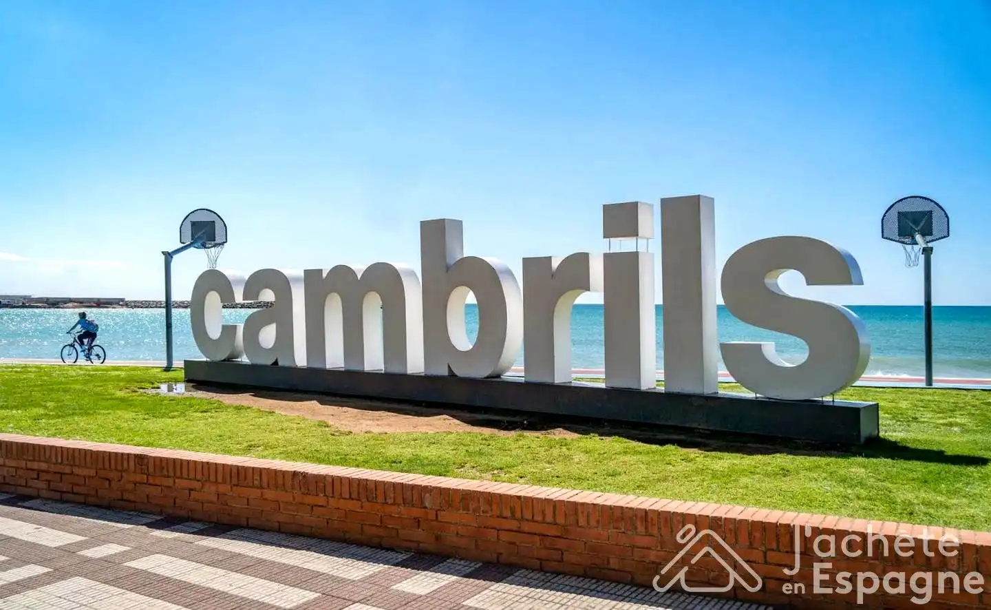 Vista exterior de Apartament en venda en Cambrils amb Moblat, Balcó i Internet