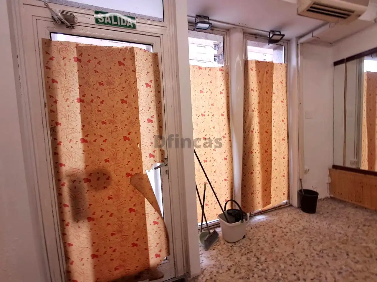 Local comercial de lloguer a Avenida de Sagunto, imagen 11