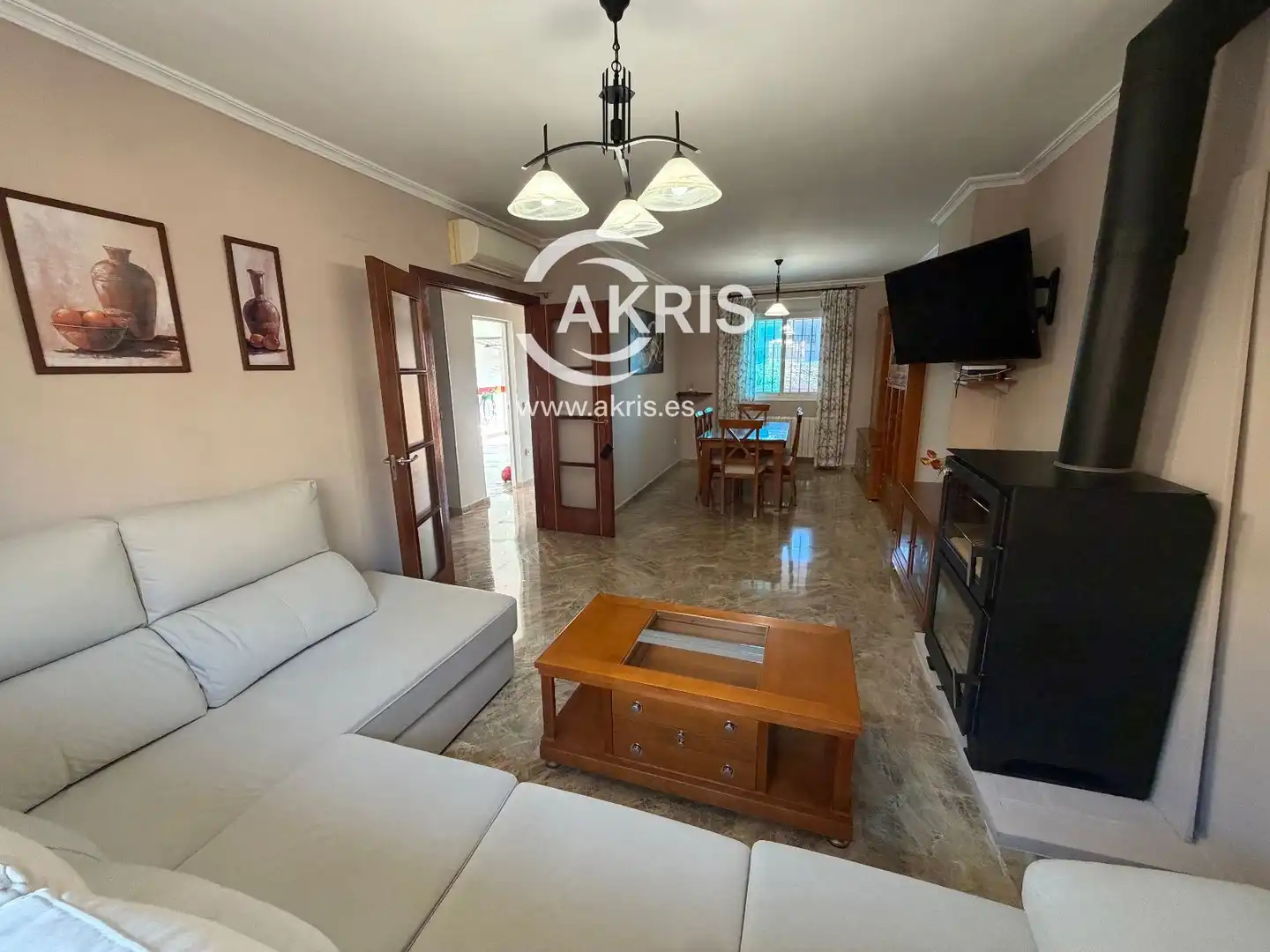 Sala d'estar de Casa adosada en venda en Toledo amb Aire condicionat, Jardí privat i Terrassa