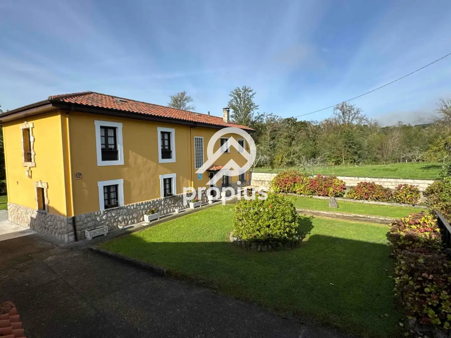 Jardín de Casa o chalet en venta en Parres con Calefacción, Jardín privado y Parquet