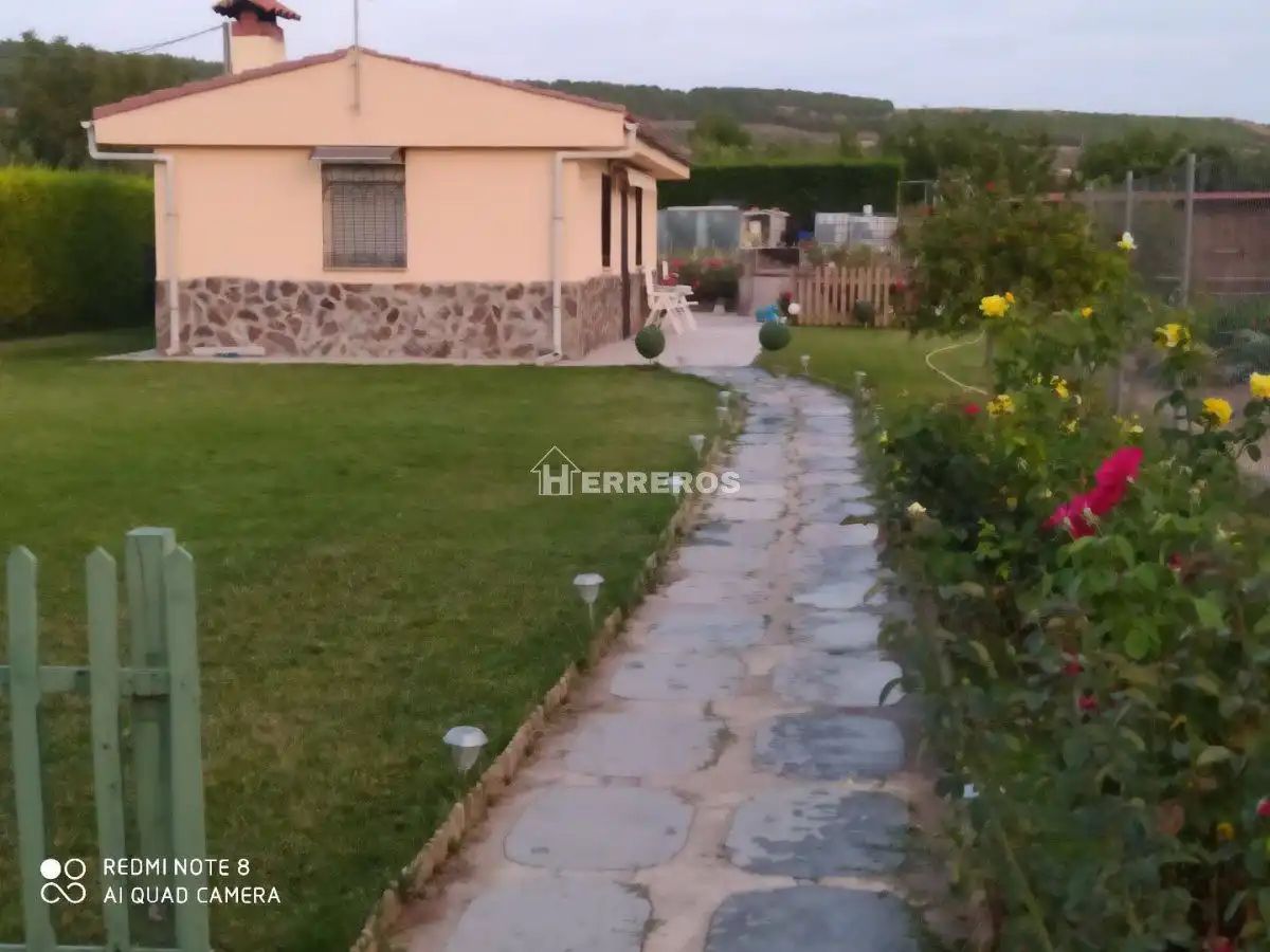 Jardí de Casa o xalet en venda en Murillo de Río Leza amb Calefacció, Traster i Moblat
