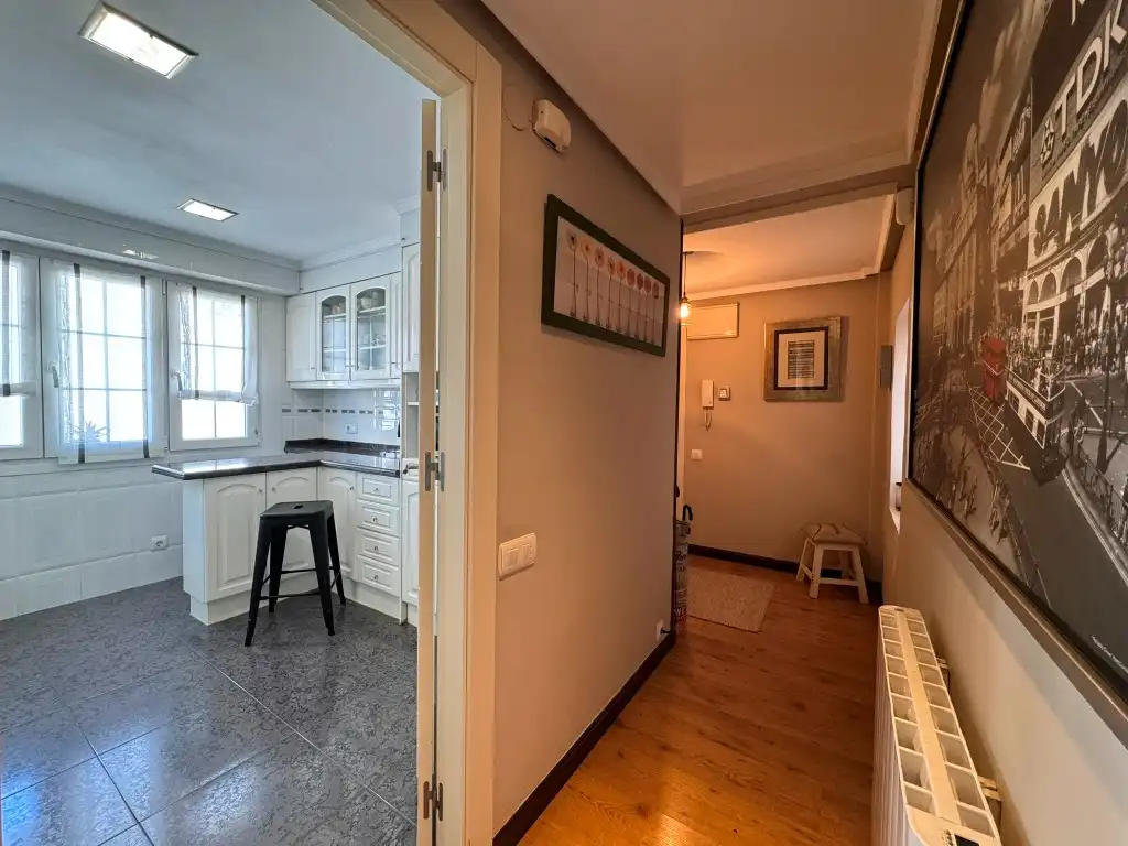 Cocina de Piso en venta en Gijón  con Calefacción, Parquet y Horno