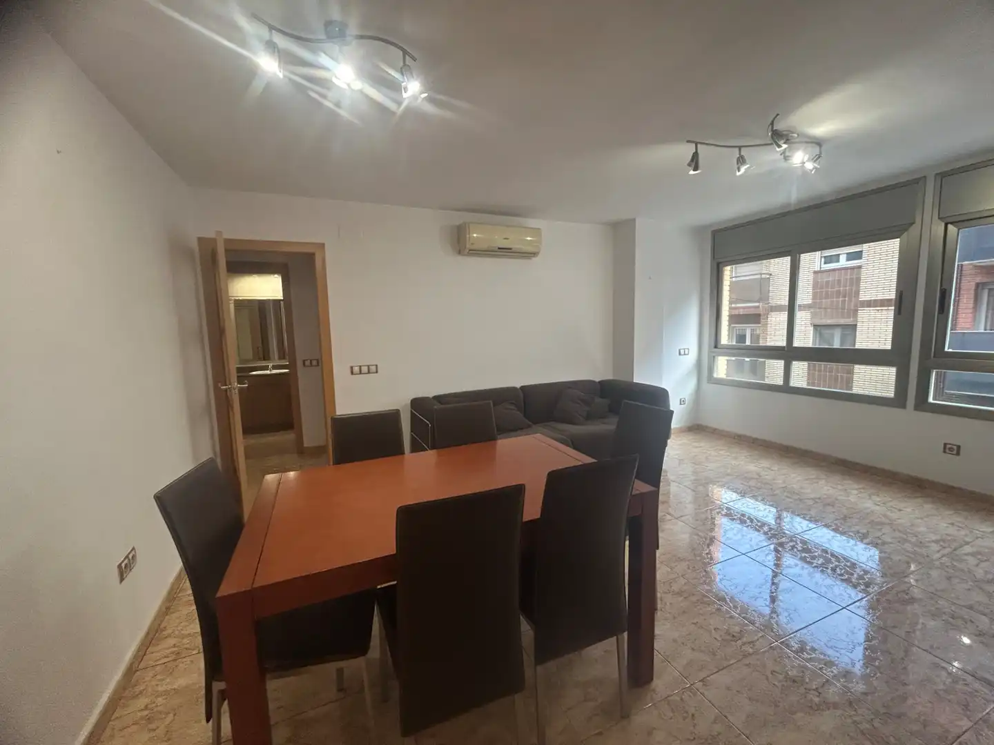 Vista exterior de Piso en venta en Manresa con Aire acondicionado, Calefacción y Parquet