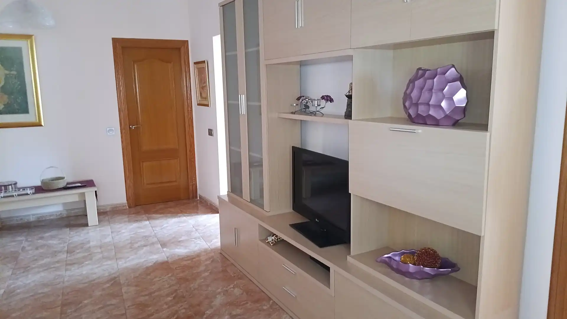 Sala d'estar de Casa adosada de lloguer en Cartagena amb Aire condicionat, Calefacció i Jardí privat