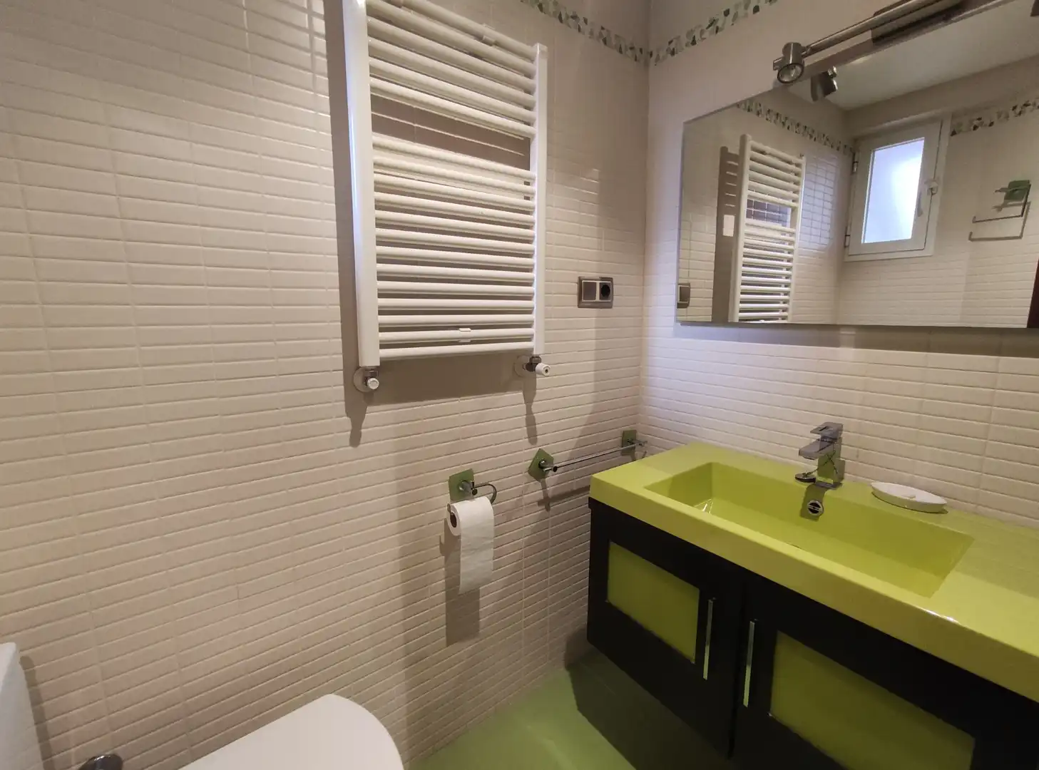Baño de Piso de alquiler en Ourense Capital  con Calefacción, Amueblado y Lavadora