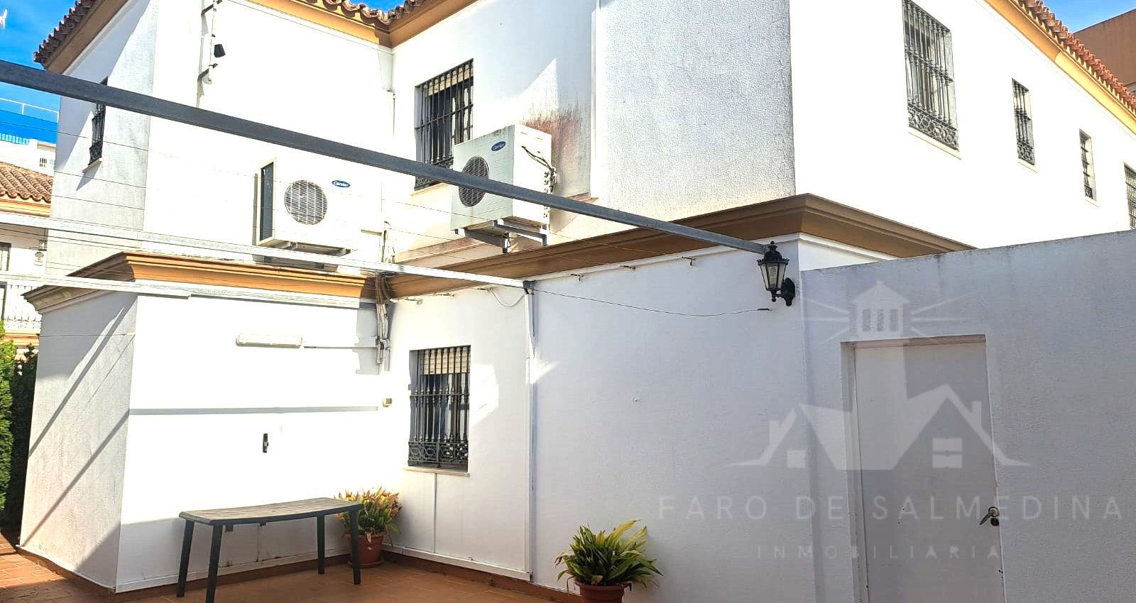 Exterior view of Single-family semi-detached for sale in Chipiona  with Air Conditioner, Storage room and Furnished