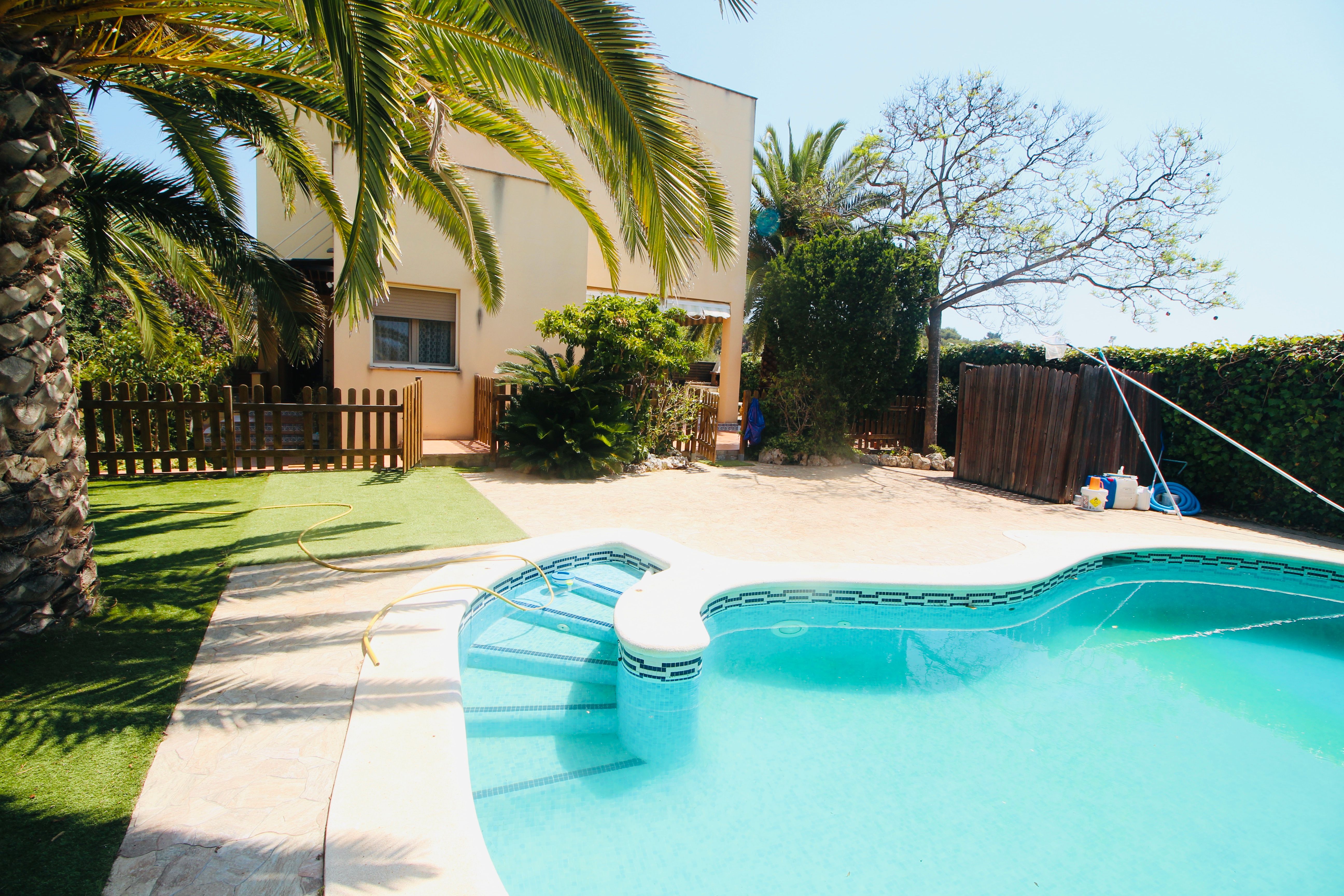 Piscina de Casa o xalet en venda en Vilanova i la Geltrú amb Terrassa