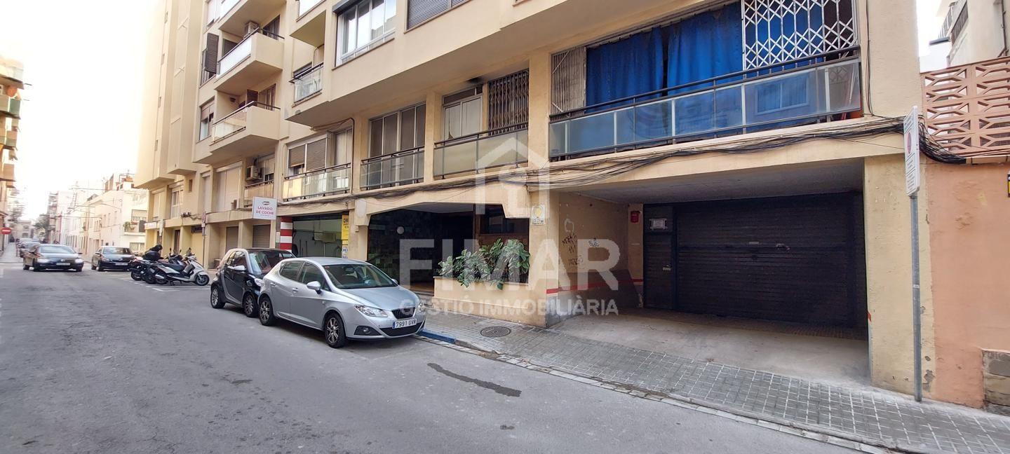 Vista exterior de Garatge en venda en Premià de Mar