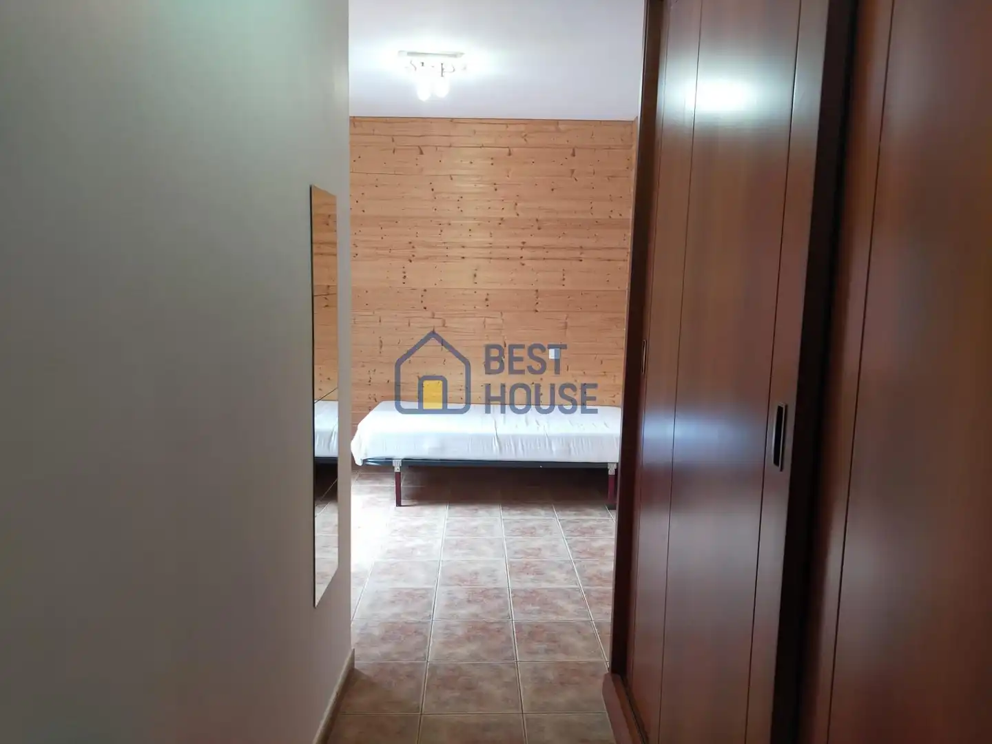 Dormitori de Apartament de lloguer en León Capital  amb Calefacció i Moblat