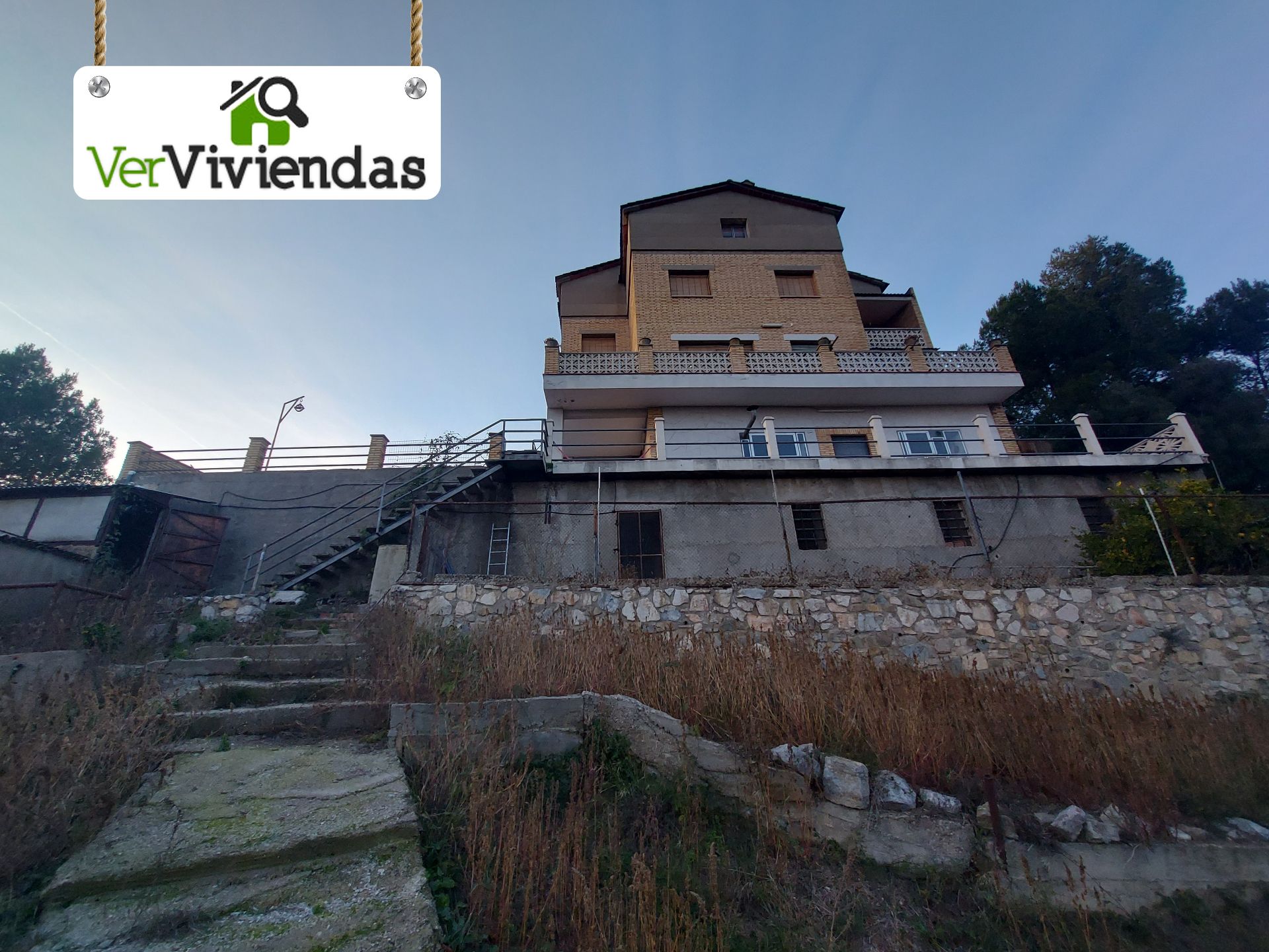 Vista exterior de Casa o xalet en venda en Olesa de Montserrat amb Calefacció, Jardí privat i Terrassa