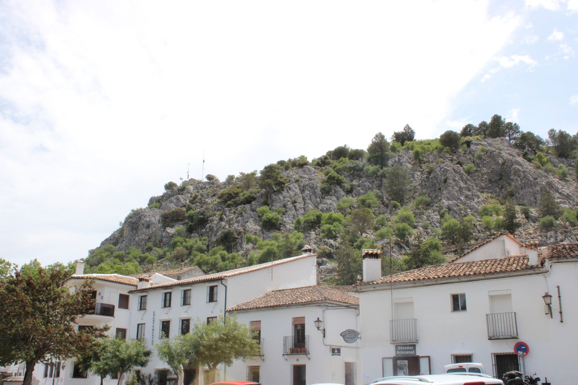 Vista exterior de Casa adosada en venda en Grazalema amb Terrassa, Moblat i Forn