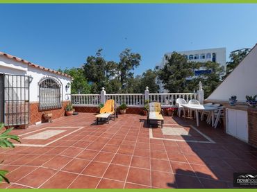 Casa amb balcó en venda a Avenida SALVADOR ALLENDE