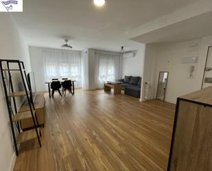 Living room of Flat to rent in  Albacete Capital  with Air Conditioner, Heating and Balcony