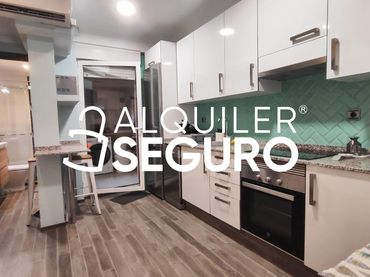 Estudi de lloguer a Arquitecto Gilabert