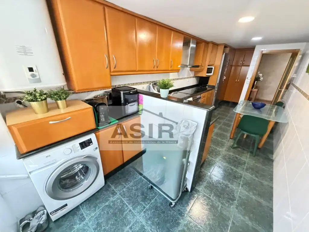 Küche von Dachboden zum Verkauf in Alzira mit Klimaanlage und Balkon