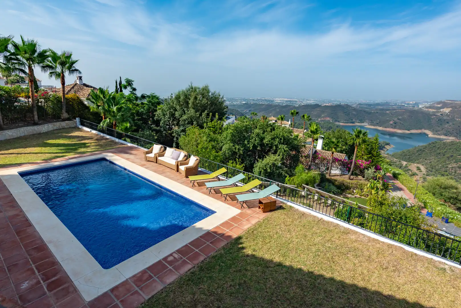 Casa amb piscina en venda a Istán, imagen 2