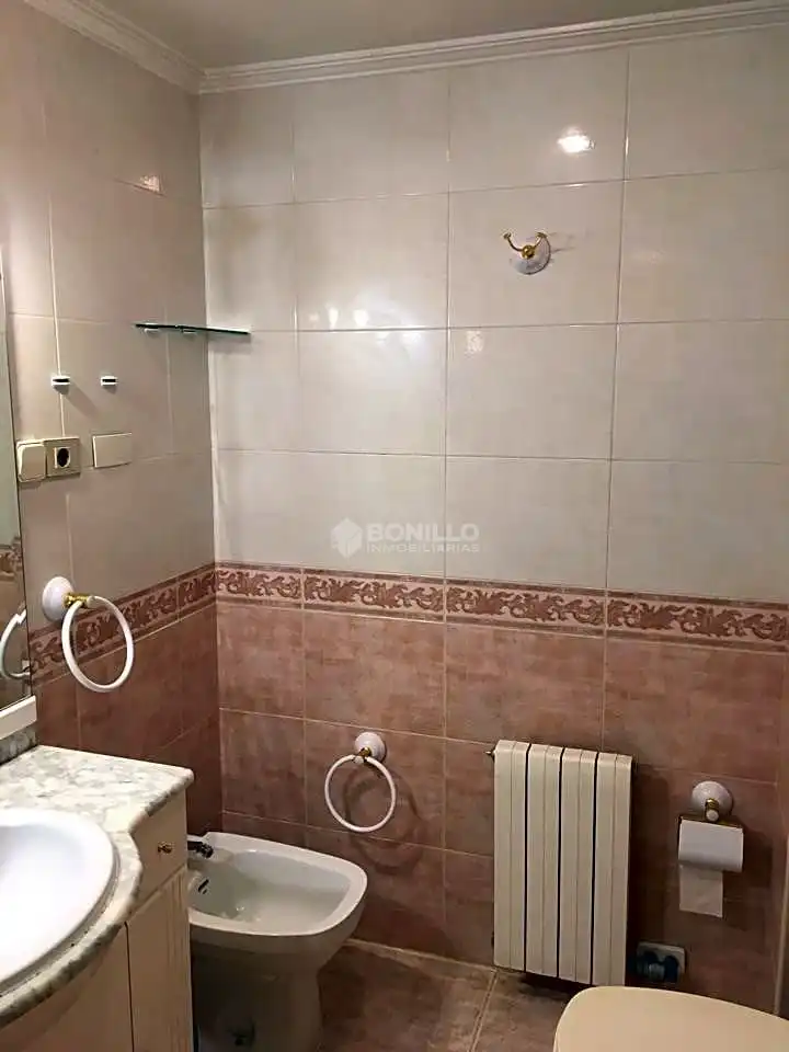 Flat with terrace to rent in Avenida de Sagunto, imagen 37