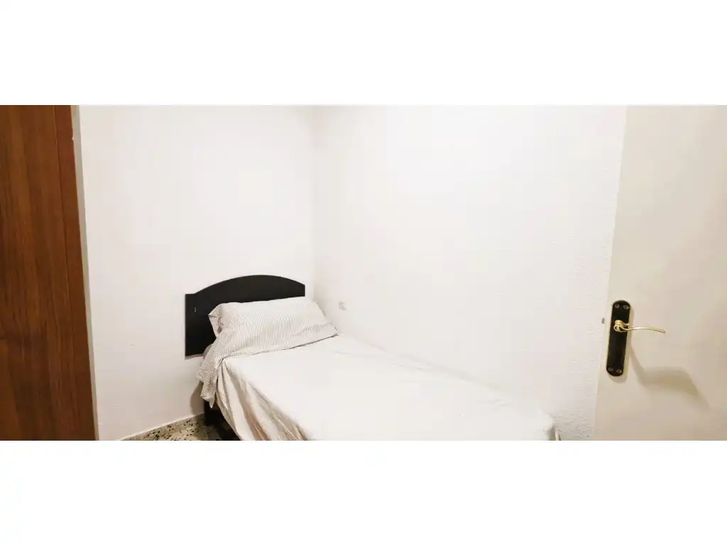 Habitación de Piso en venta en Calles con Aire acondicionado, Balcón y Internet