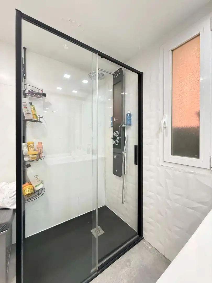 Baño de Piso en venta en Móstoles con Aire acondicionado, Calefacción y Piscina comunitaria