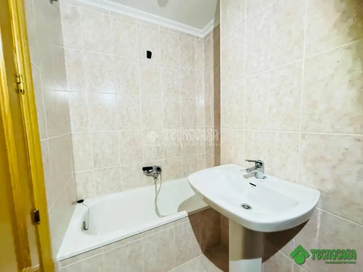 Baño de Piso en venta en Pozo Cañada con Calefacción y Terraza