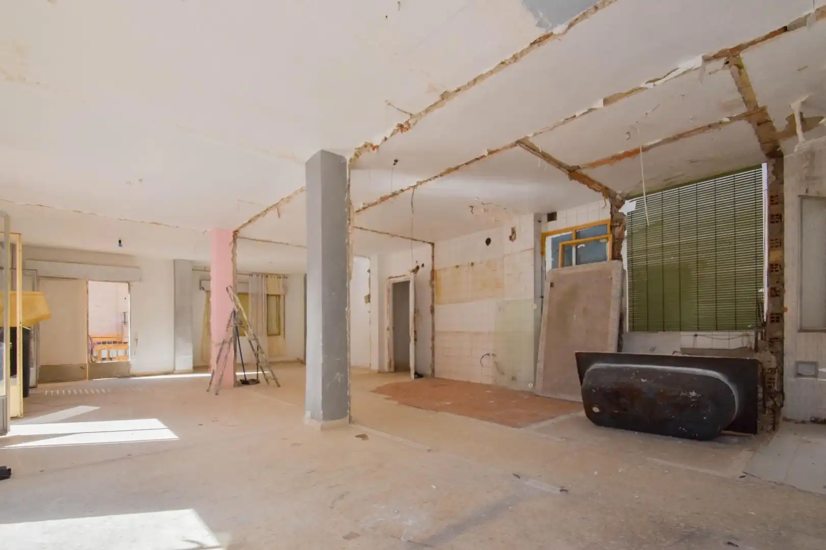 Edificio en venta en Huétor Vega