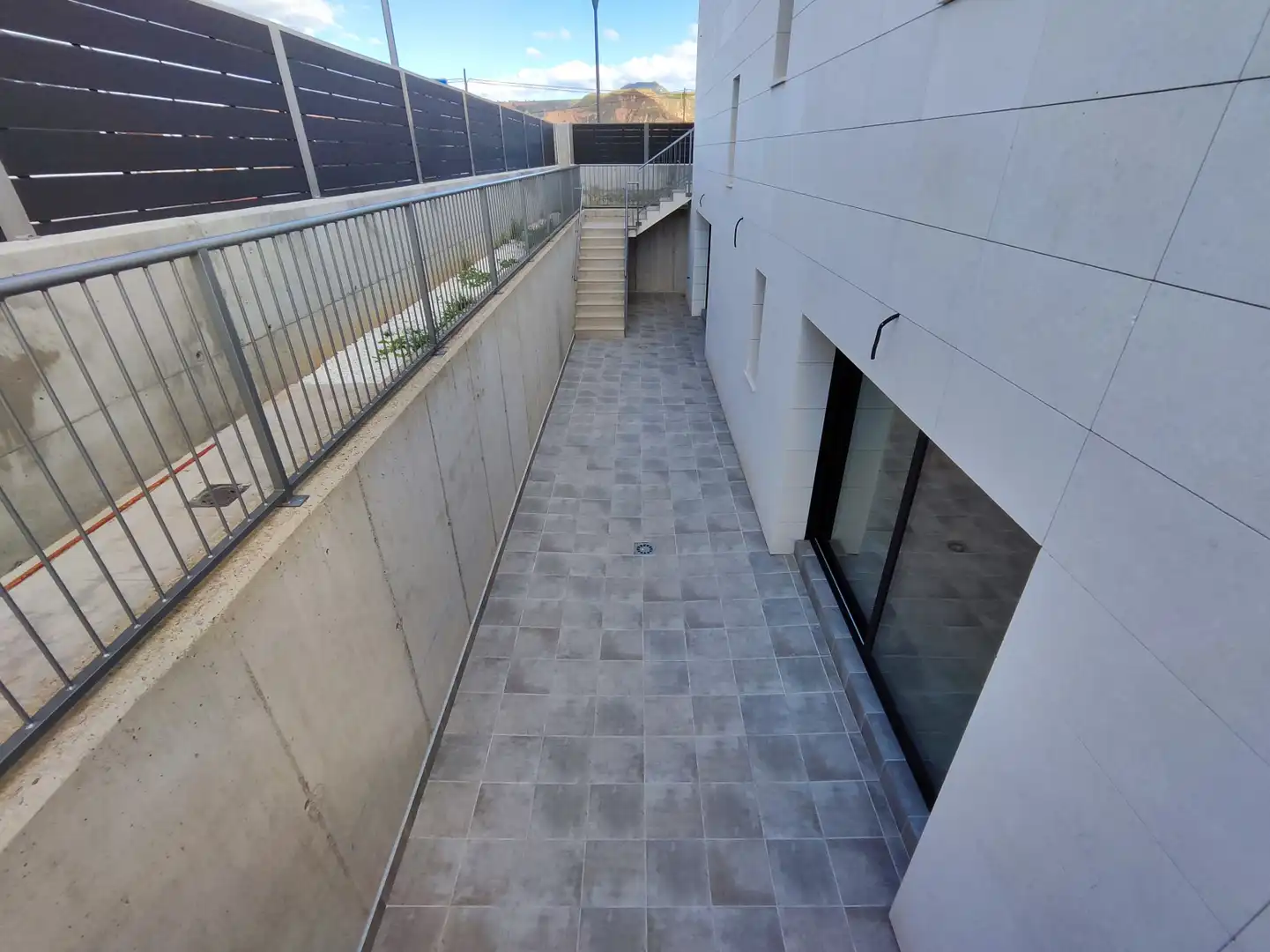 Terrassa de Casa o xalet en venda en Albelda de Iregua amb Calefacció, Jardí privat i Terrassa