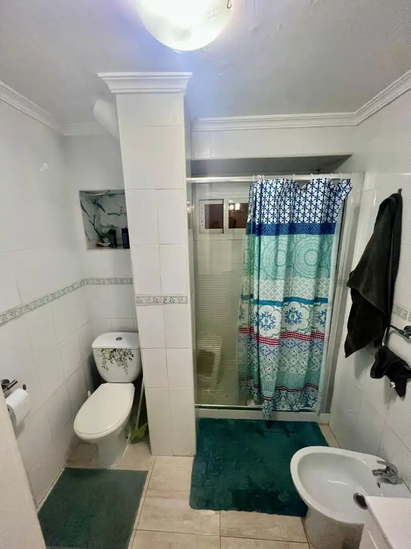 Bathroom of Flat for sale in Sevilla  with Air Conditioner
