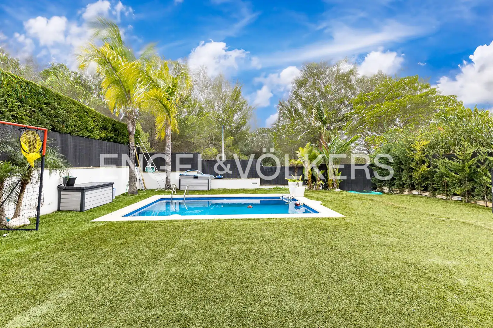Piscina de Casa o chalet de alquiler en Sant Pere de Ribes con Aire acondicionado, Calefacción y Jardín privado