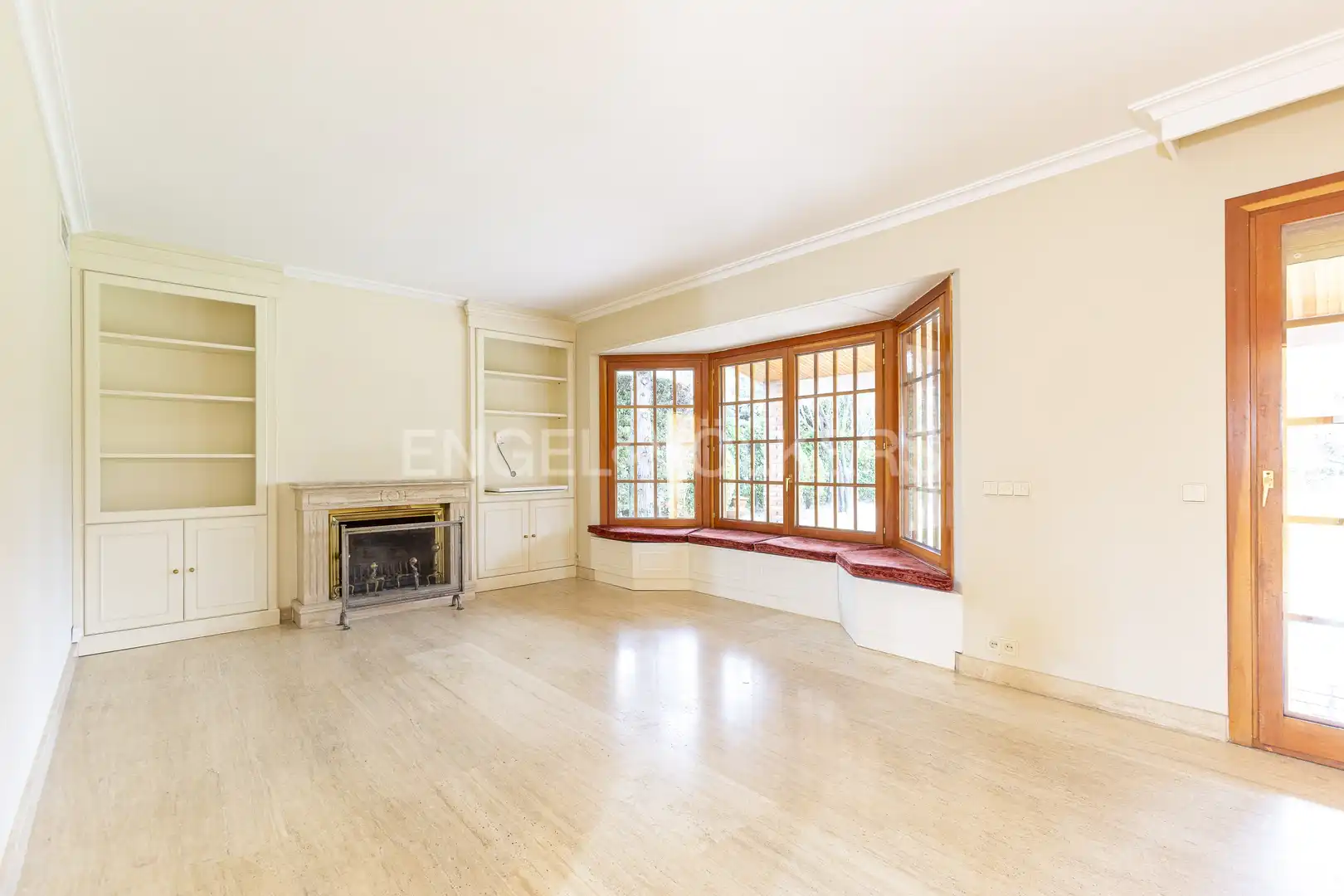 Sala d'estar de Casa o xalet de lloguer en Pozuelo de Alarcón amb Aire condicionat, Calefacció i Jardí privat